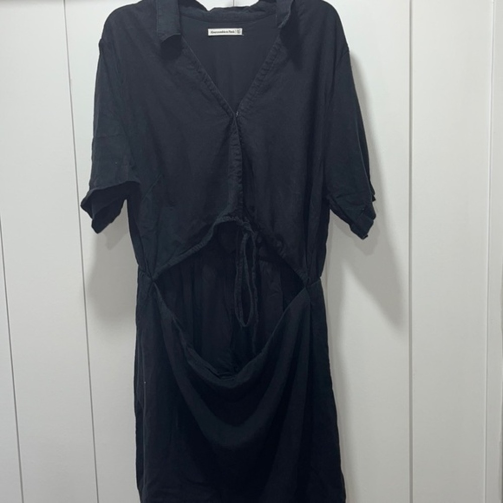 Abercrombie & Fitch Black V-Neck Tie-Waist Dress